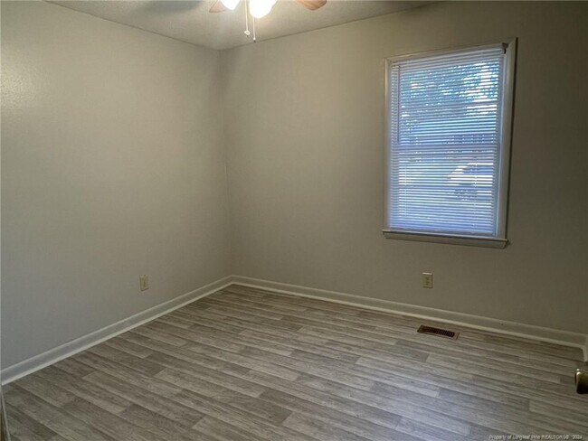 Building Photo - 323 Cadmium Ct