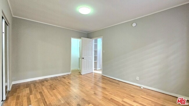 Building Photo - 1022 S Norton Ave