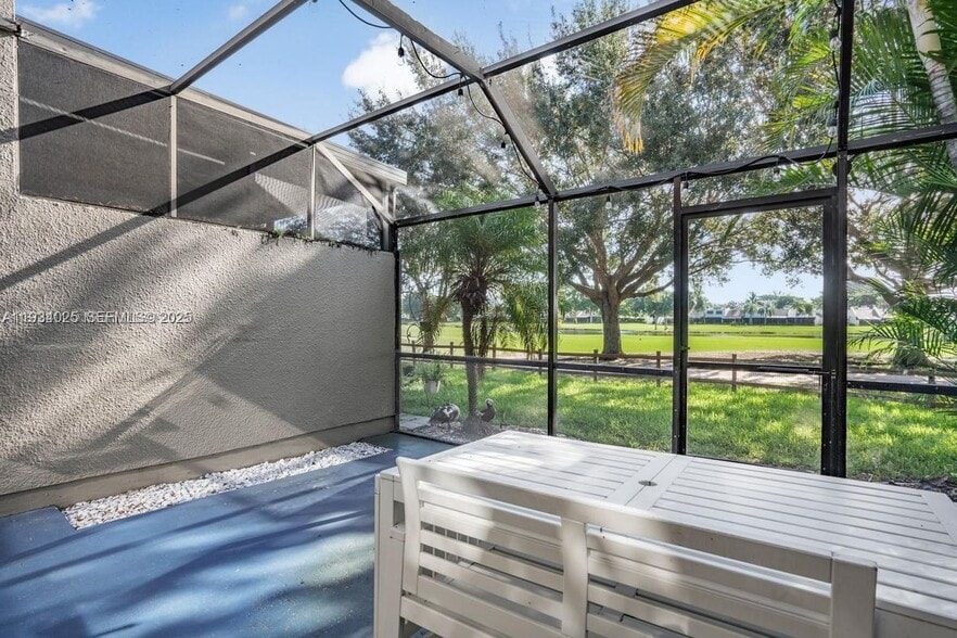 Building Photo - 1281 W Fairway Rd