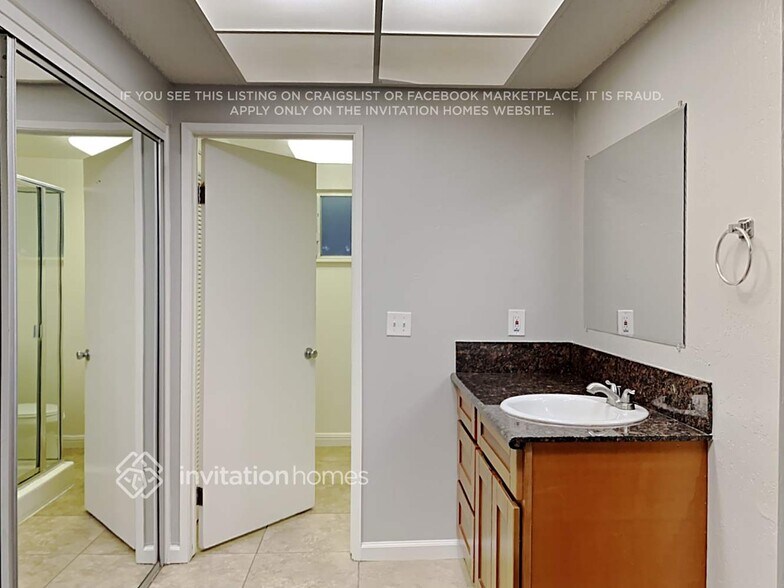 Building Photo - 5220 Paragon St