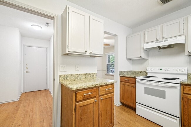 Building Photo - FALL INTO A NEW HOME WITH OUR MOVE-IN SPEC...