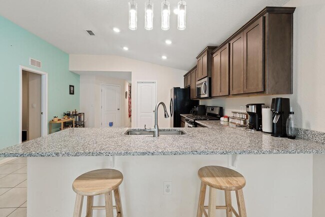 Building Photo - 86186 Mainline Rd