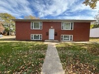 Building Photo - 1100 S 25th St