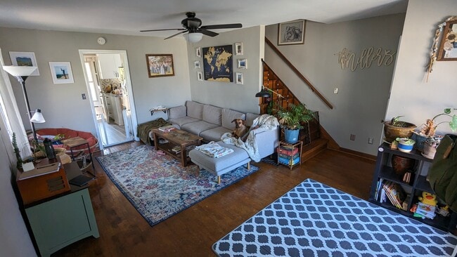 Building Photo - 271 W Lakeview Ave