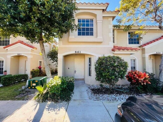 Building Photo - 861 Summit Lake Dr