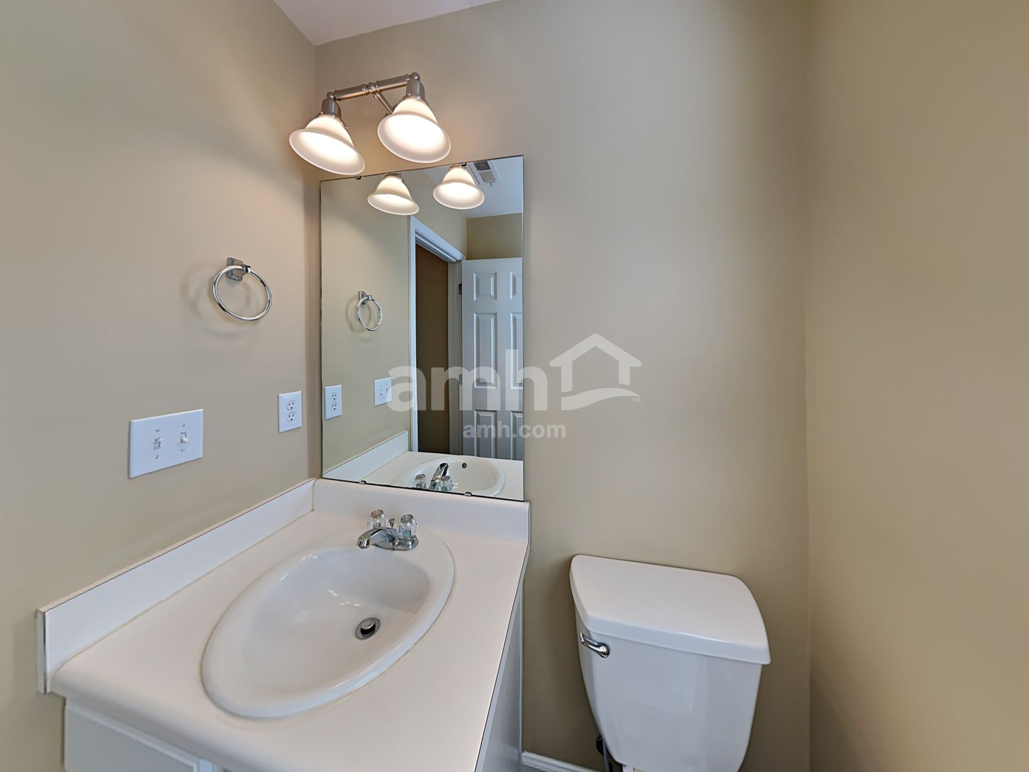 Building Photo - 5102 Wetlands Dr