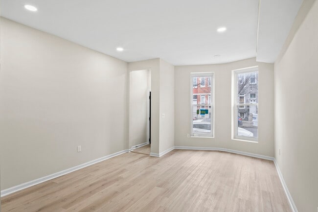 Building Photo - 139 N Lakewood Ave