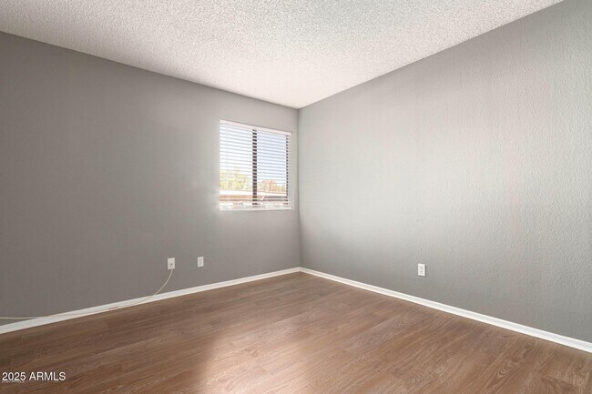 Building Photo - 2938 N 61st Pl