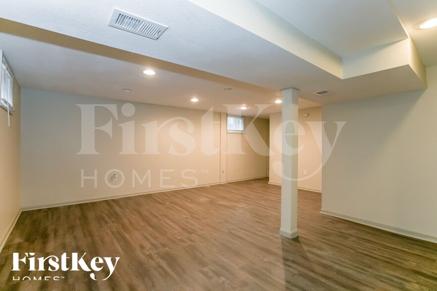 Building Photo - 16512 Greenwald Dr