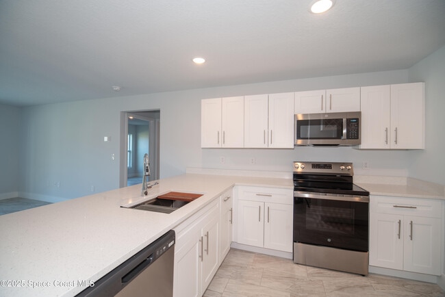 Building Photo - 1241 Platt Ave SW