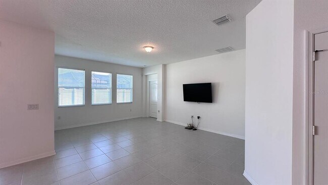 Building Photo - 3331 Forton Dr