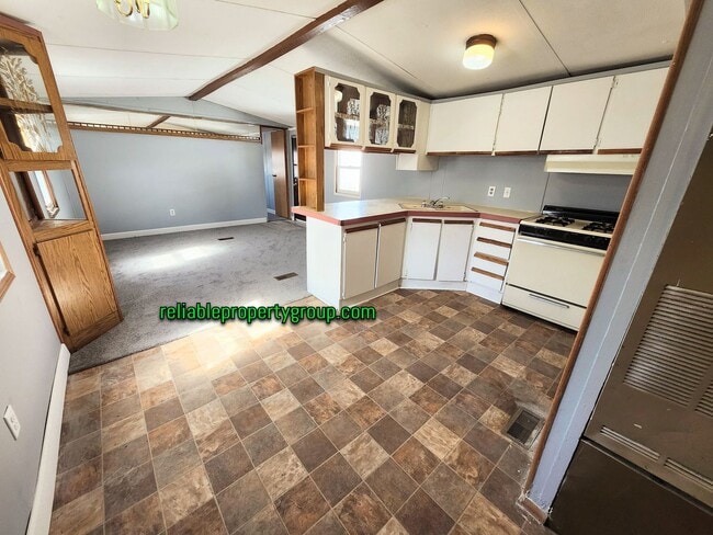 Building Photo - New Listing in Fort Wayne