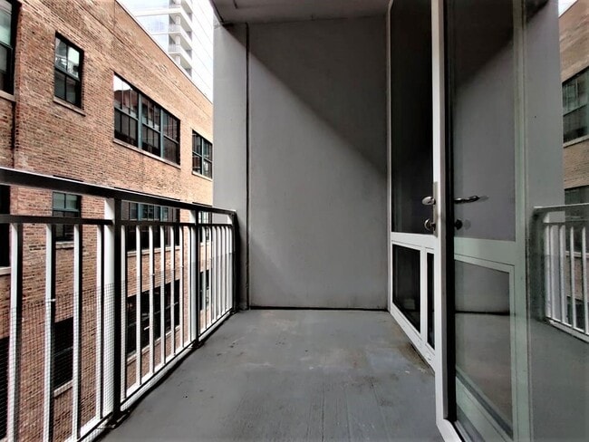 Building Photo - 170 W Polk St