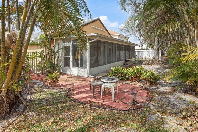 Building Photo - 13596 Weyburne Dr