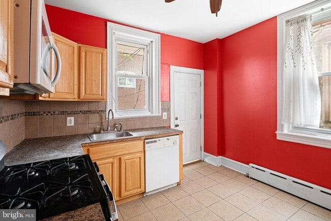 Building Photo - 123 S 63rd St