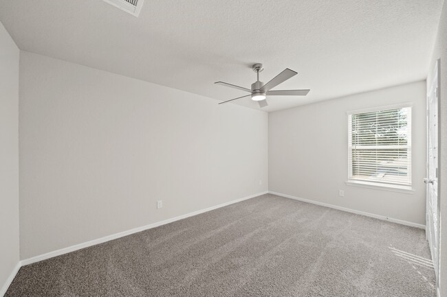 Building Photo - 831 Oakland Dr