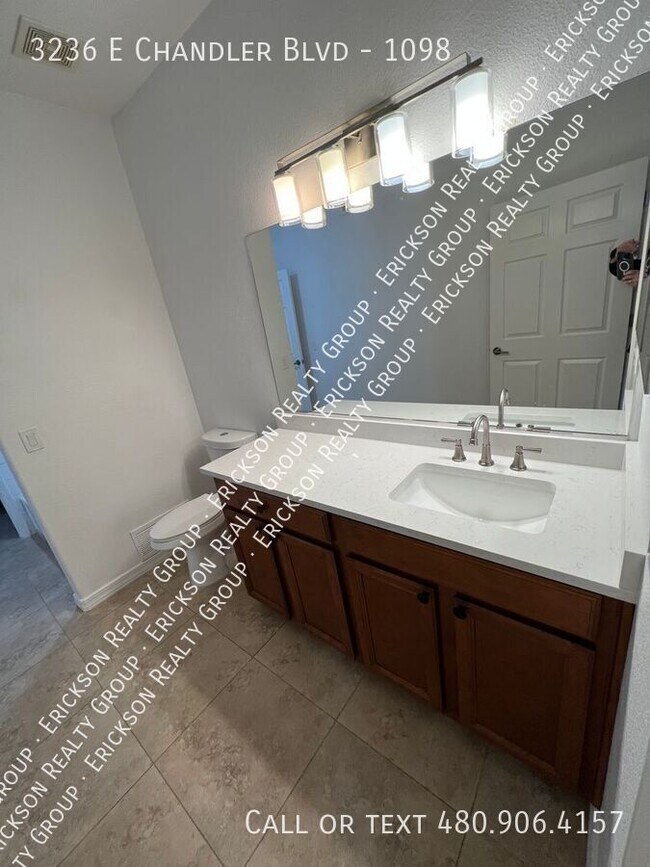 Building Photo - 3236 E Chandler Blvd