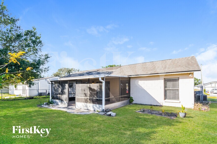 Building Photo - 708 Dromedary Dr