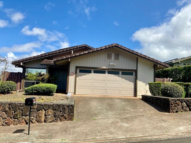 Building Photo - Spacious & Desirable 4/2/2 Single Family H...