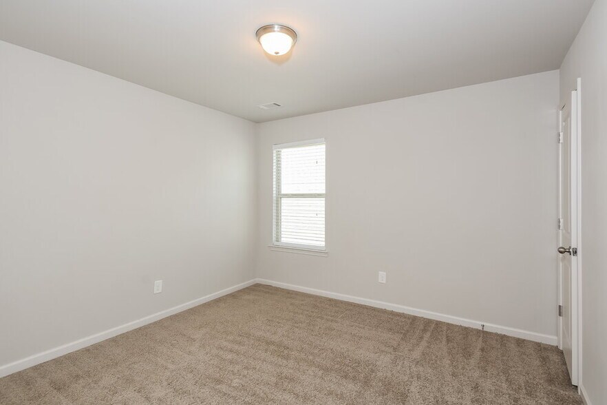 Building Photo - 62 Fern Walk
