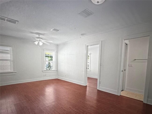 Building Photo - 1160 Grove St