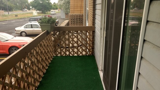 Building Photo - QUAINT 2 Bed 1 Bath Apartment in Louisville-Available April 1st