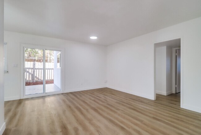 Building Photo - Hurlbut