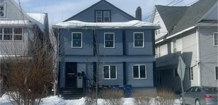 Building Photo - 304 Maple St