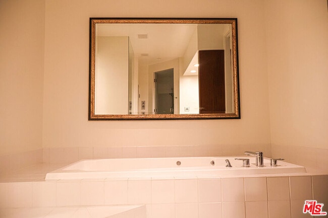 Building Photo - 3505 Ocean Front Walk