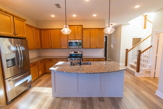 Building Photo - 18610 Parkland Square Pl