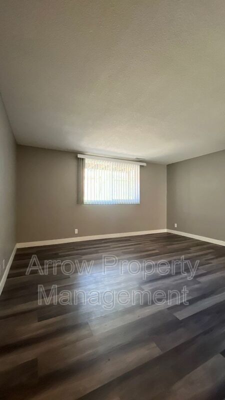 Building Photo - 1027 A St