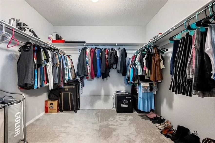Walk- In Closet - 805 NW 70th Ave