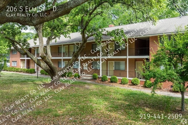 Building Photo - 206 S Elm St