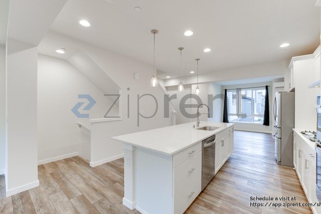 Building Photo - 23831 5th Ave SE