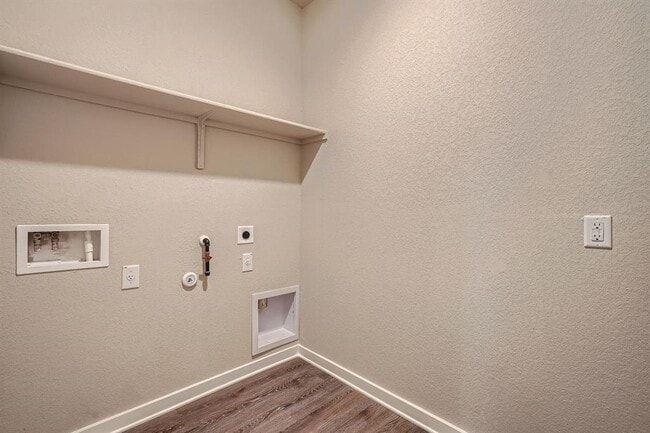 Building Photo - 2032 Wilsons Warbler Dr