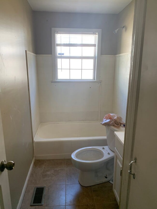 Building Photo - Questions pleas contact Joshua LaFever 501...