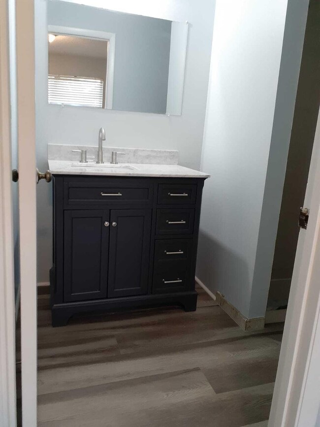 Building Photo - 4648 Summit Blvd