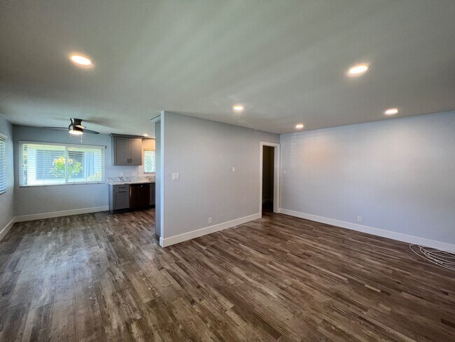 Building Photo - 5852 Santa Barbara Ave