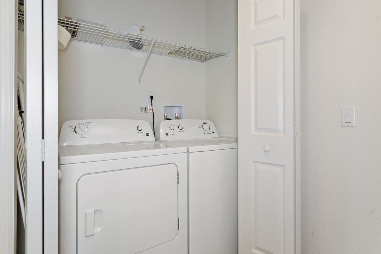 Building Photo - 10229 W Middleburg Loop