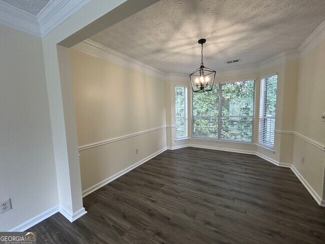 Building Photo - 4800 Streamside Dr