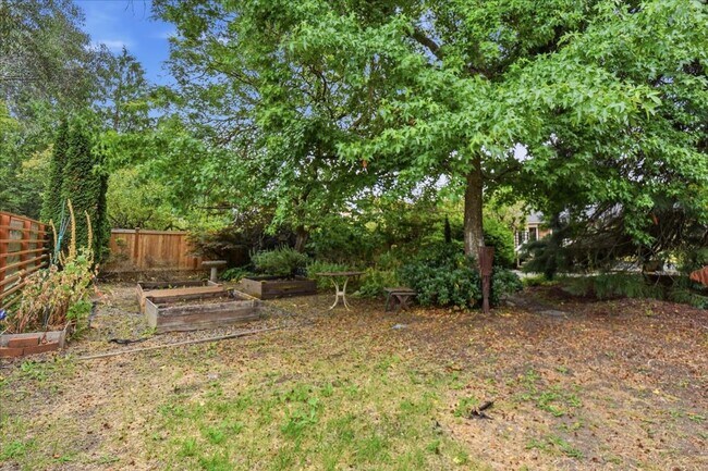 Building Photo - 2Bd/1Ba Seattle Home