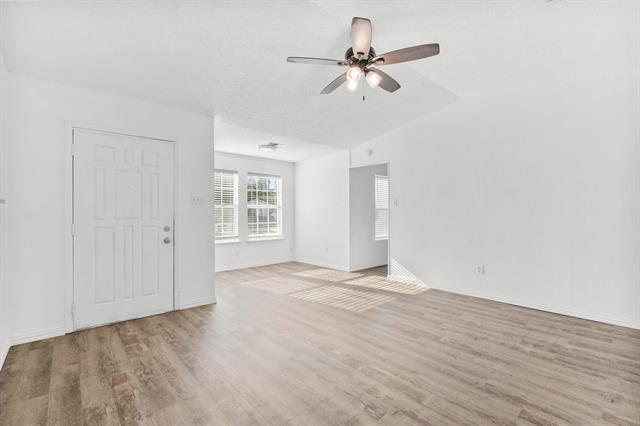 Building Photo - 128 Oakwood Ln