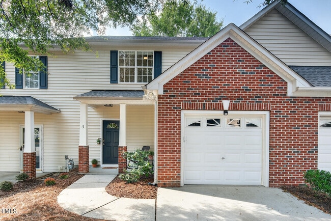 Building Photo - 3 Chownings St