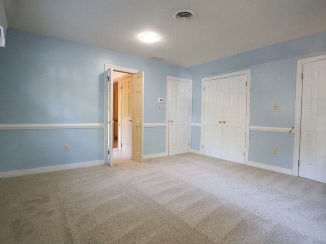 Building Photo - Beautiful home for rent minutes from the J...