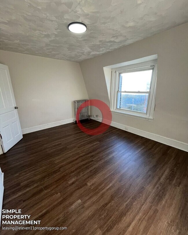 Building Photo - 355 N 2nd St