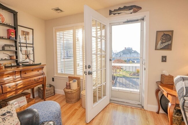 Building Photo - 432 Humphrey St