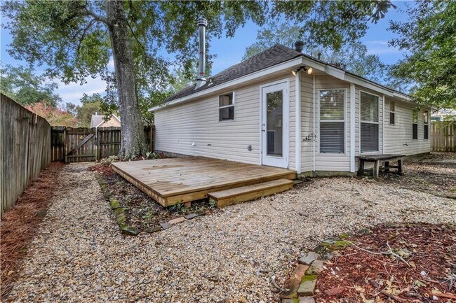 Building Photo - 1366 Valmont St