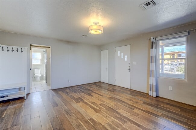 Building Photo - 2 Bedroom 1 Bath Single Family Home in Prescott