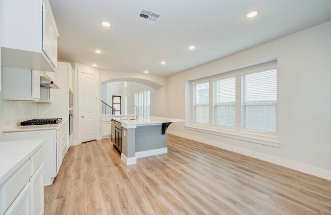 Building Photo - 14910 Mossycup Spur Wy