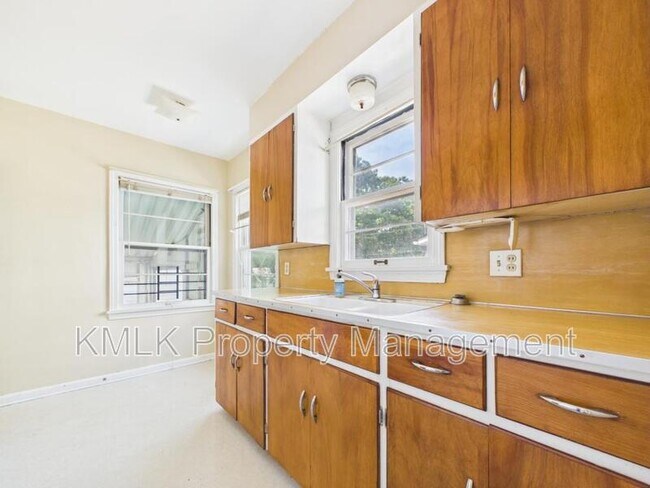 Building Photo - 1274 Collinwood Ave